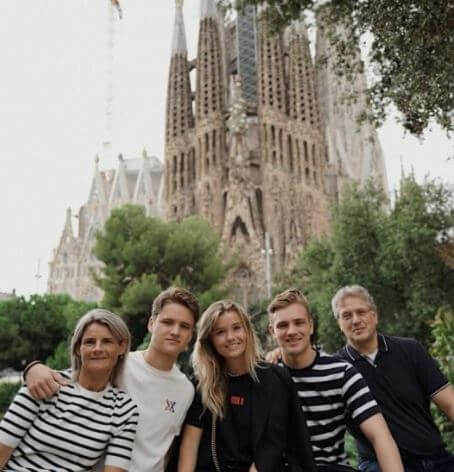 Mikky Kiemeney with her family in Basilica de la Sagrada.